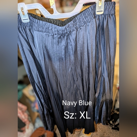 Two Time & Tru Long Pleated Skirts - Picture 3 of 3